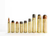 256_-610GNR_small A group of different types of bullets lined up.