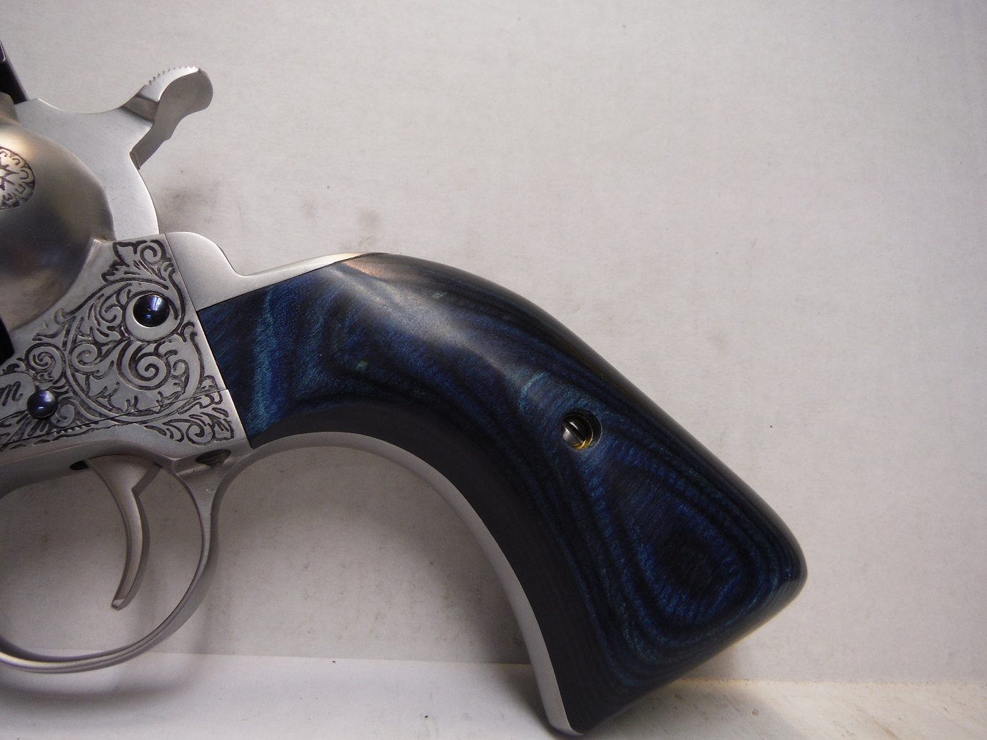 A close up of the top of a gun